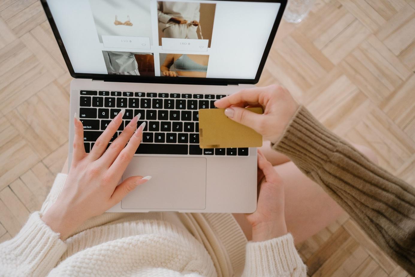 https://store.cardveritas.com/Découvrez comment la carte prépayée et sécurité des achats en ligne révolutionnent vos transactions